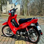 Kokpit w prezentowanym Kymco jest ergonomiczny Kokpit w prezentowanym Kymco jest ergonomiczny