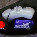 Współczesne skutery 2T posiadają automatyczny mieszalnik oleju Współczesne skutery 2T posiadają automatyczny mieszalnik oleju