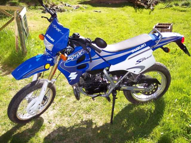 Test Suzuki SMX 50: Terenowy motorower na asfalt i na szuter