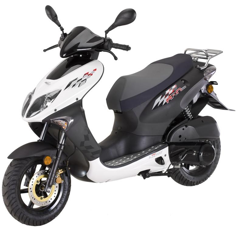 Test Keeway ARN 125 4T – wygląd sportowca, dusza dziecka?