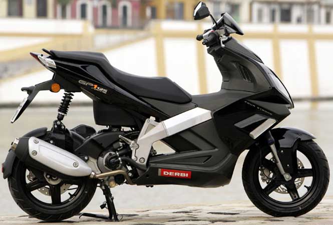 Test Derbi GP1 – rewolucja gatunku?