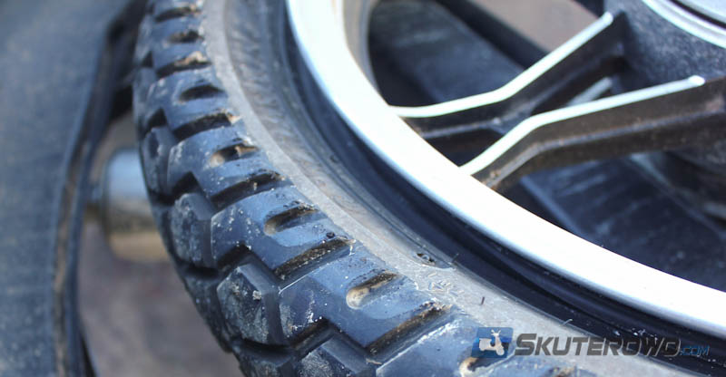 Opony motocyklowe – jak czytać oznaczenia i dopasować ogumienie do motocykla