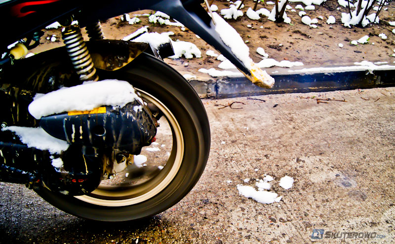 Czy zimą należy przepalać silnik motocykla?