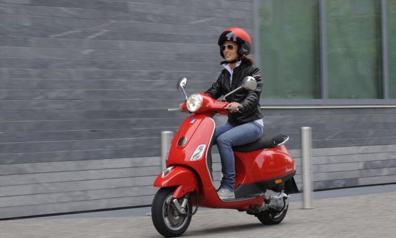 W sezonie nie kupuje się skuterów i motocykli? Kiedy warto? Posezonowe wyprzedaże