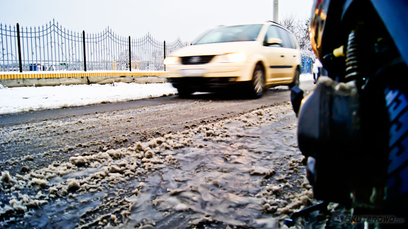 Jazda zimą na motocyklu – nie róbcie tego w domu