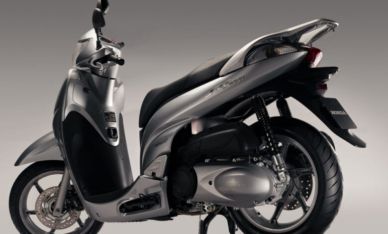 Honda SH-300i: Z bliska