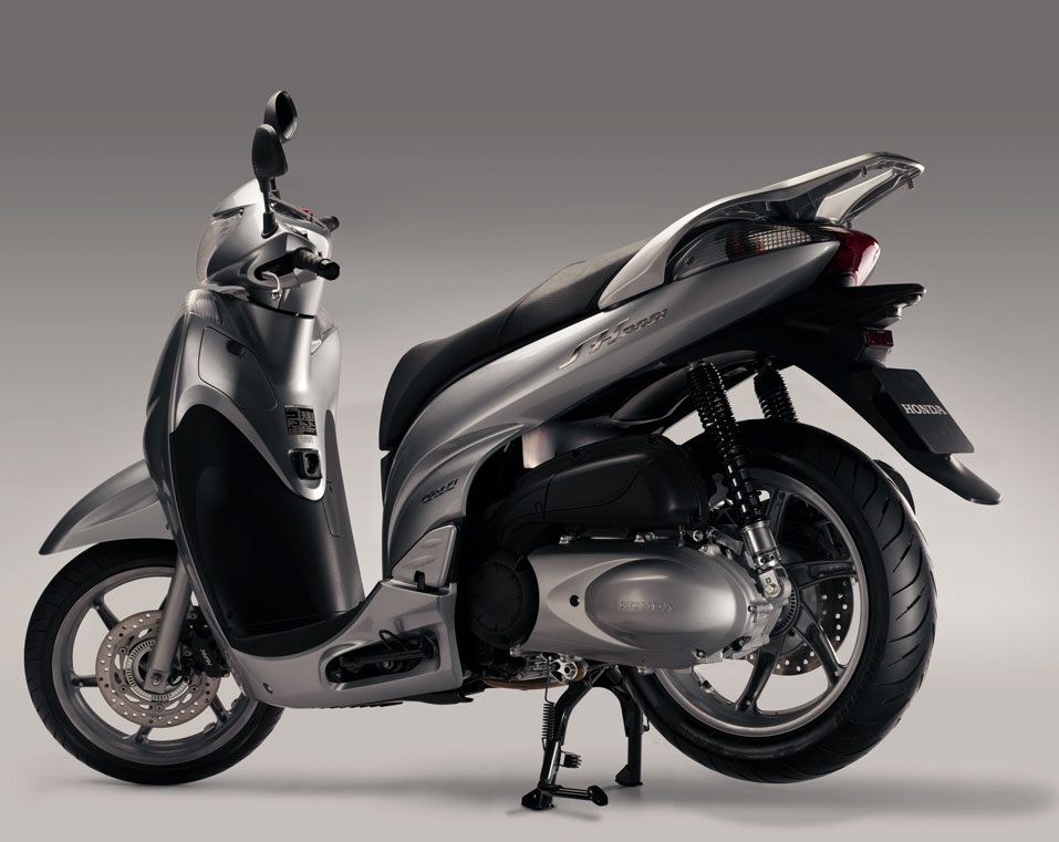Honda SH-300i: Z bliska