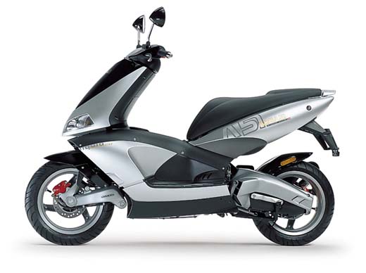 Aprilia Area 51: Z bliska