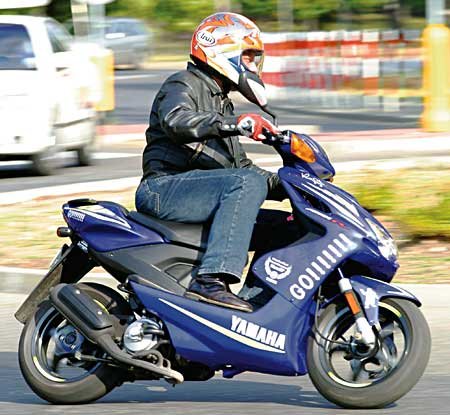 Moto.pl: Test Yamaha Aerox 50 Race Replica