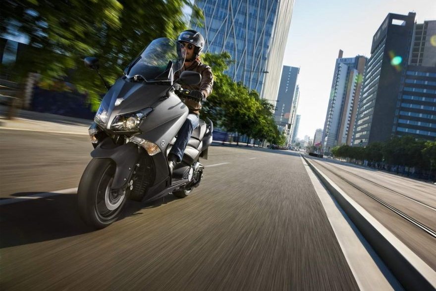 Targi EICMA: Yamaha T-Max 530