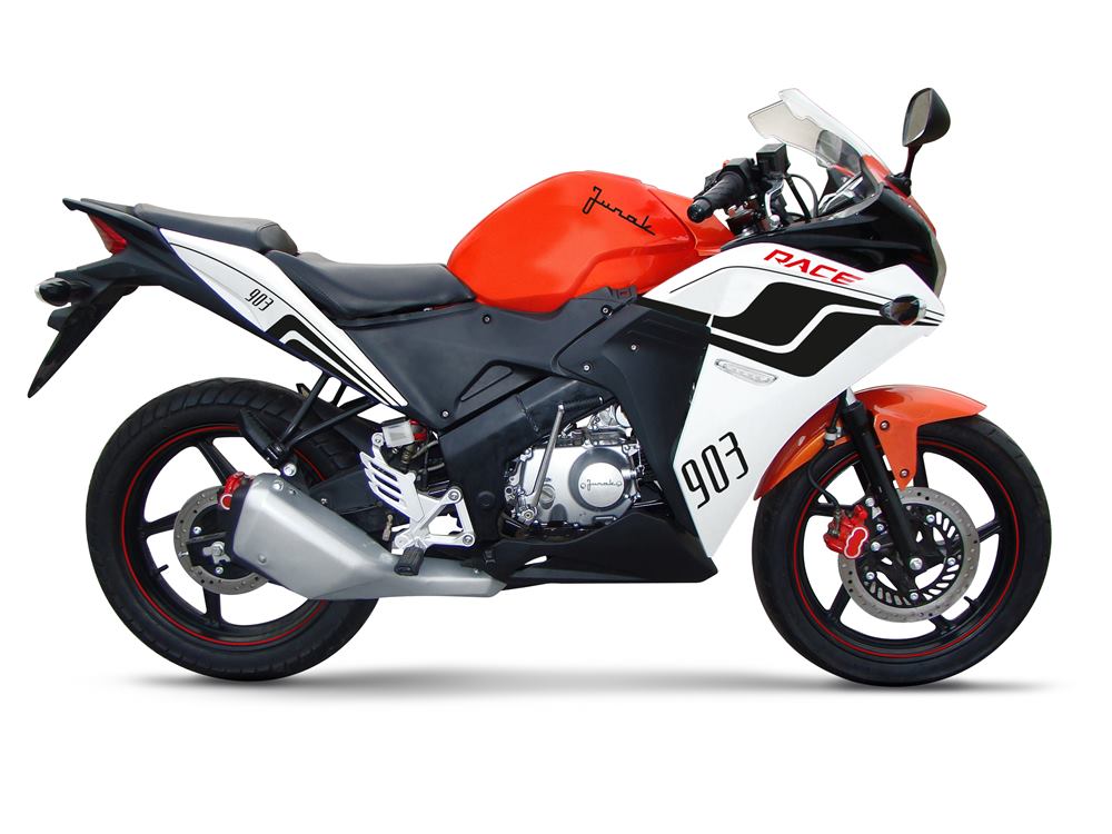 Nowy Junak 903 Race staje do walki