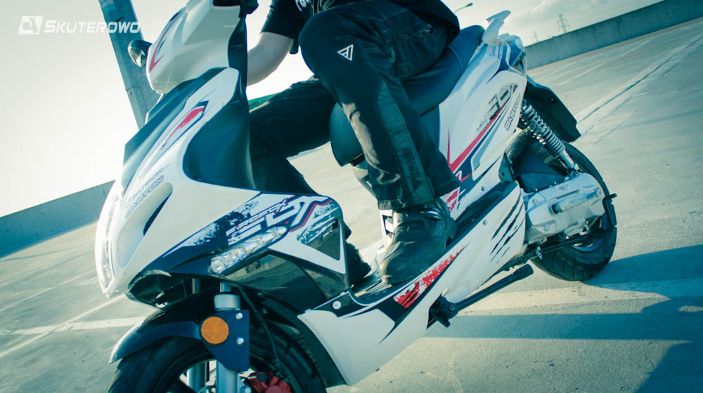 Buty motocyklowe na skuter i motorower: Czy warto?