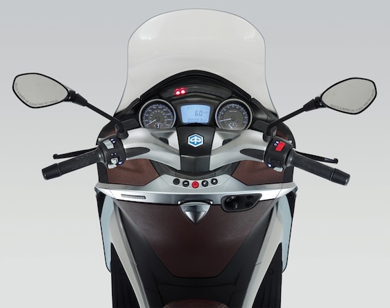 Piaggio X10 125 i.e. ABS/ASR Executive 125: Zdjęcia, Opis, Cena, Dane techniczne