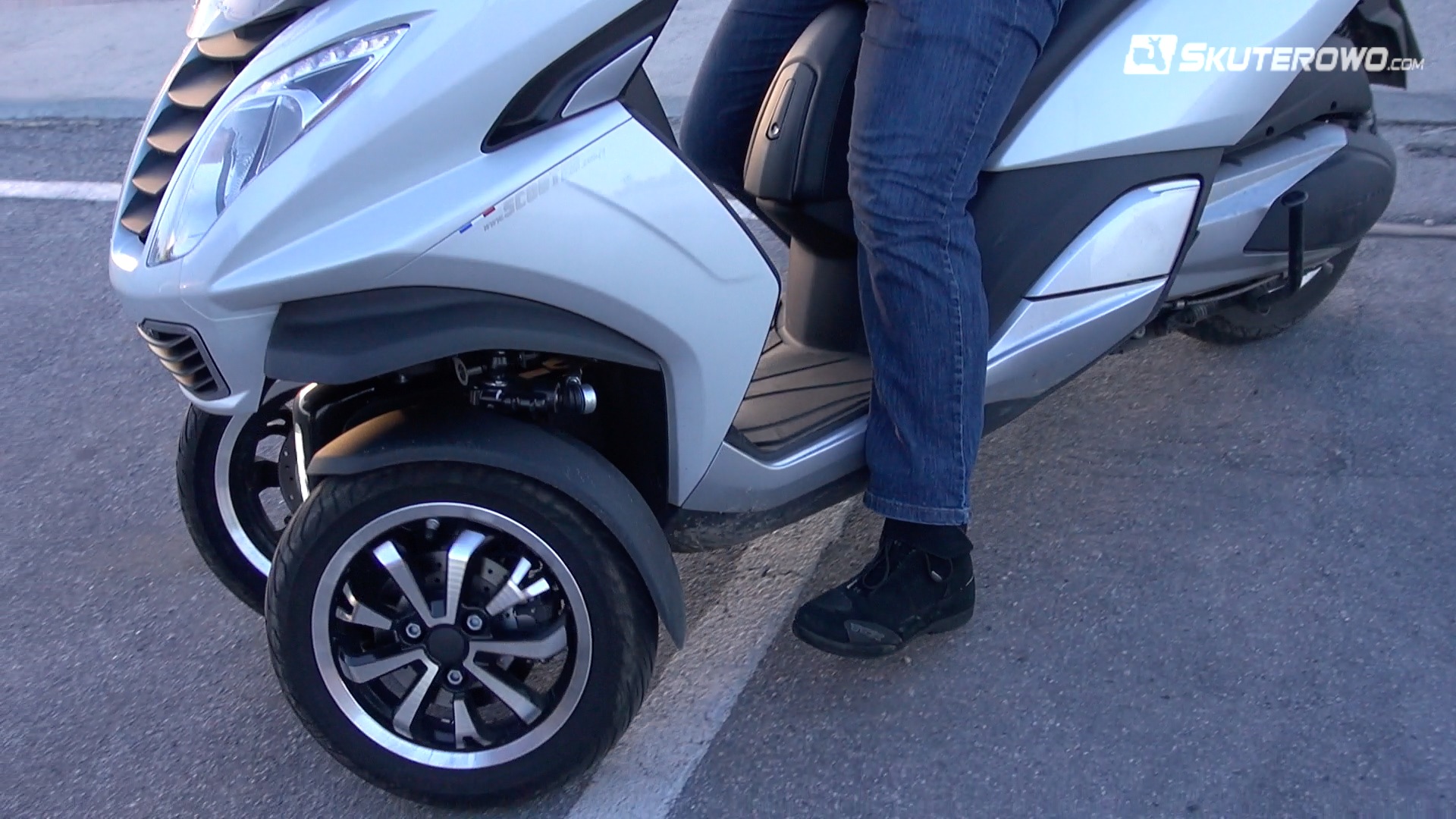 Peugeot Metropolis 400: Eksperymentalne wideo