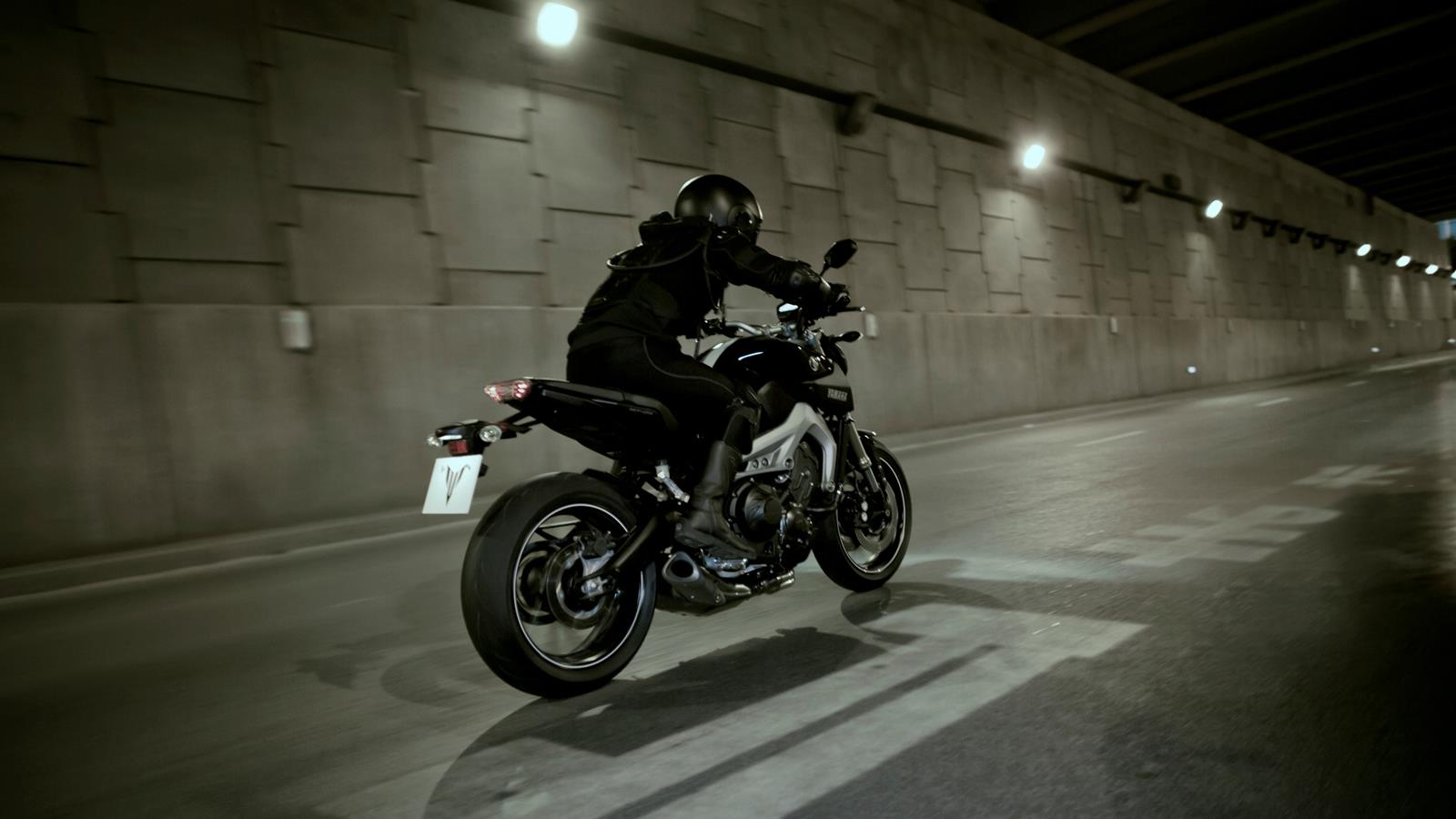 Czy na prawie jazdy AM można jeździć motocyklem 125 ccm?