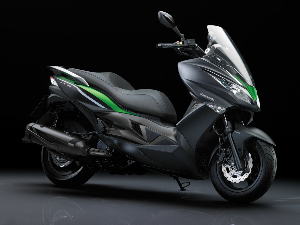 Kawasaki J300: Poznaj z bliska