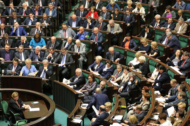 Mandaty 2015: Nowe stawki za prędkość i czerwone światło już od wakacji 2015?
