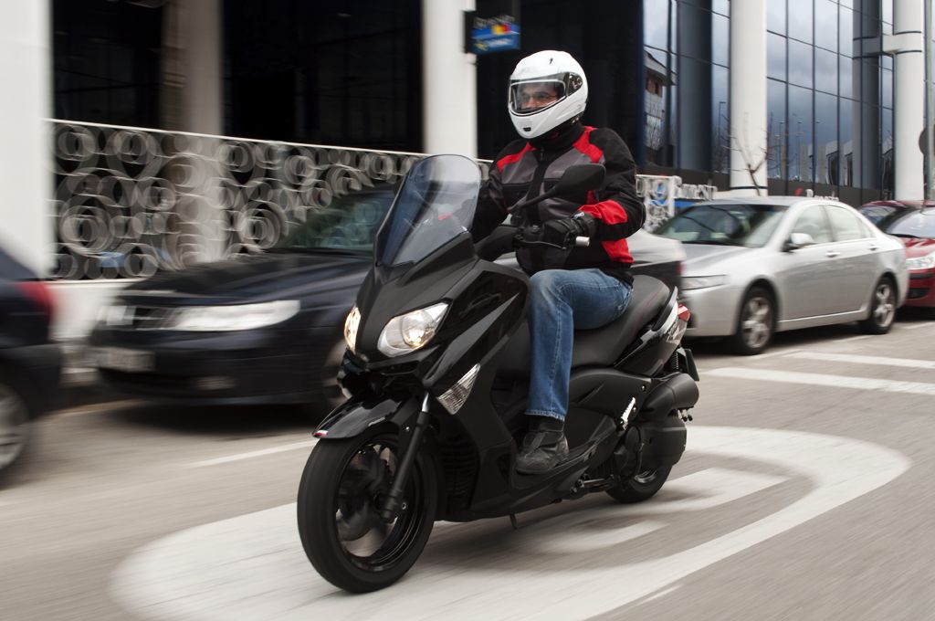 Yamaha X-Max 125 ABS (na prawo jazdy B): Prezentacja Skuterowo.com