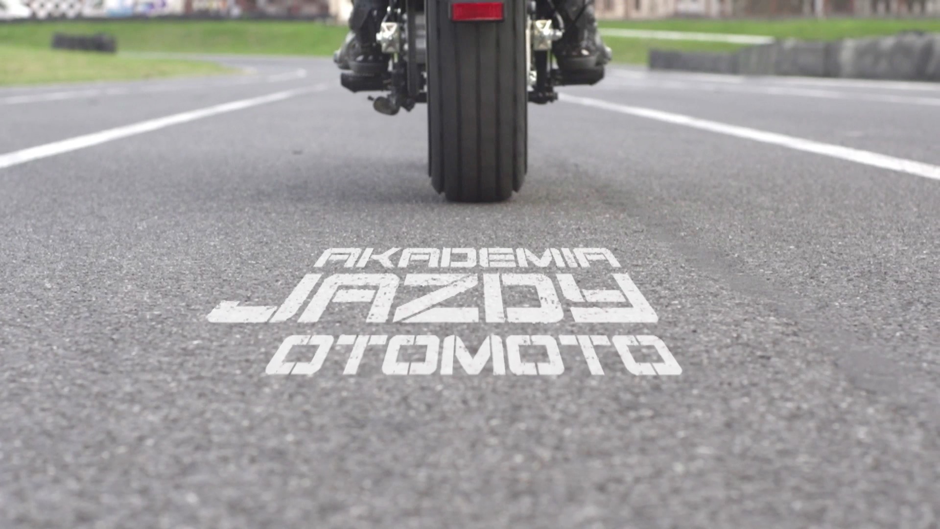 Akademia Jazdy OtoMoto: Odc. 1: Jaki wybrać motocykl 125 ccm i w co się ubrać?