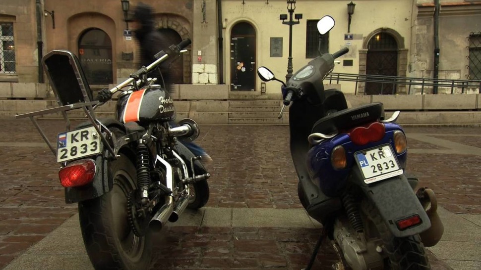 Kraków: dwa jednoślady na takich samych numerach tablic – kilka tysięcy osób ma problem