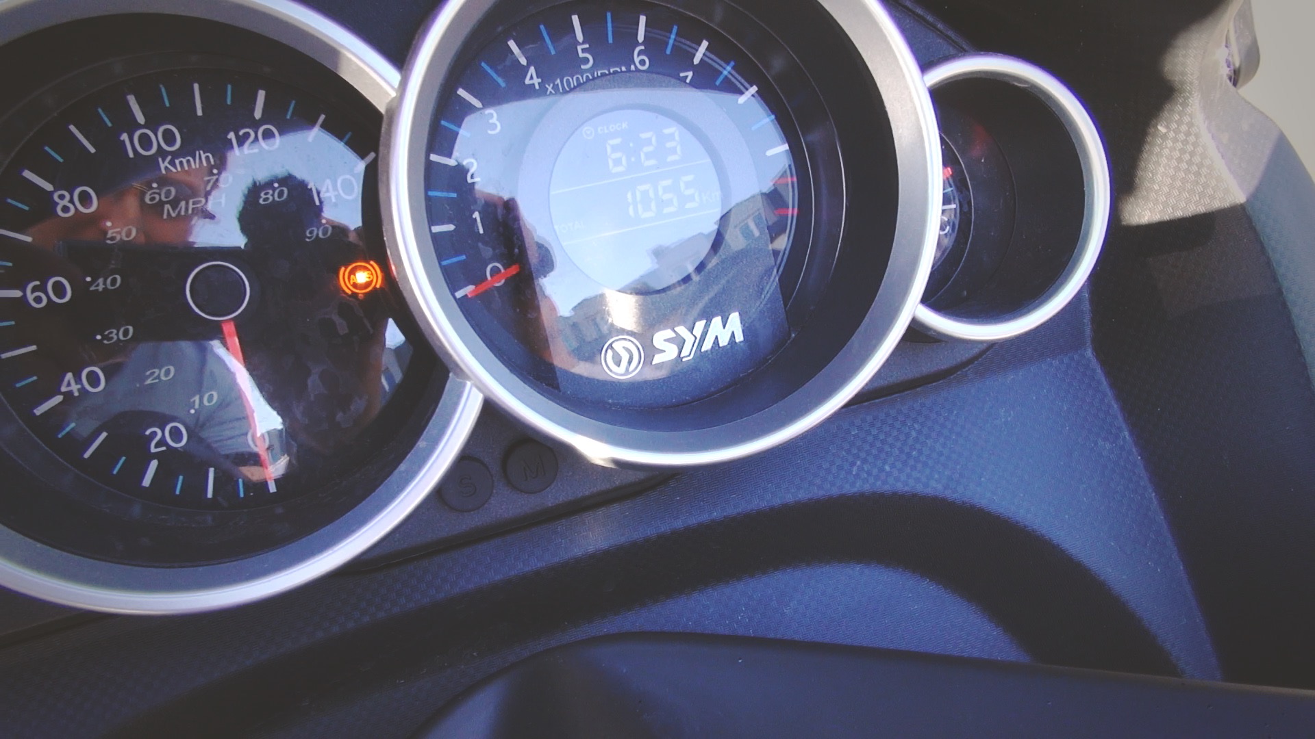 Jak działa system start & stop? SYM GTS/JOYMAX 125i w Skuterowo.com