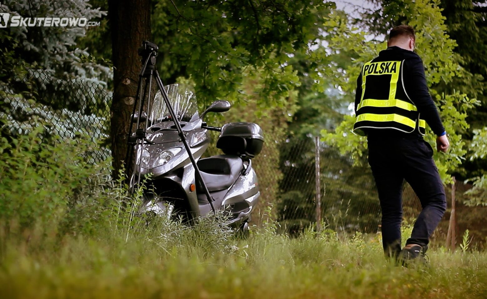 Kiedy wróci karta motorowerowa i czy motocyklista może jeździć na długich: Social 11 Skuterowo.com