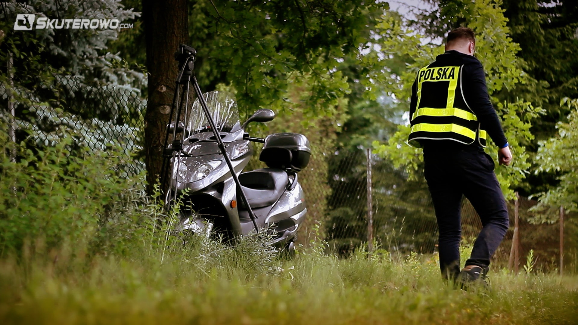 Kiedy wróci karta motorowerowa i czy motocyklista może jeździć na długich: Social 11 Skuterowo.com