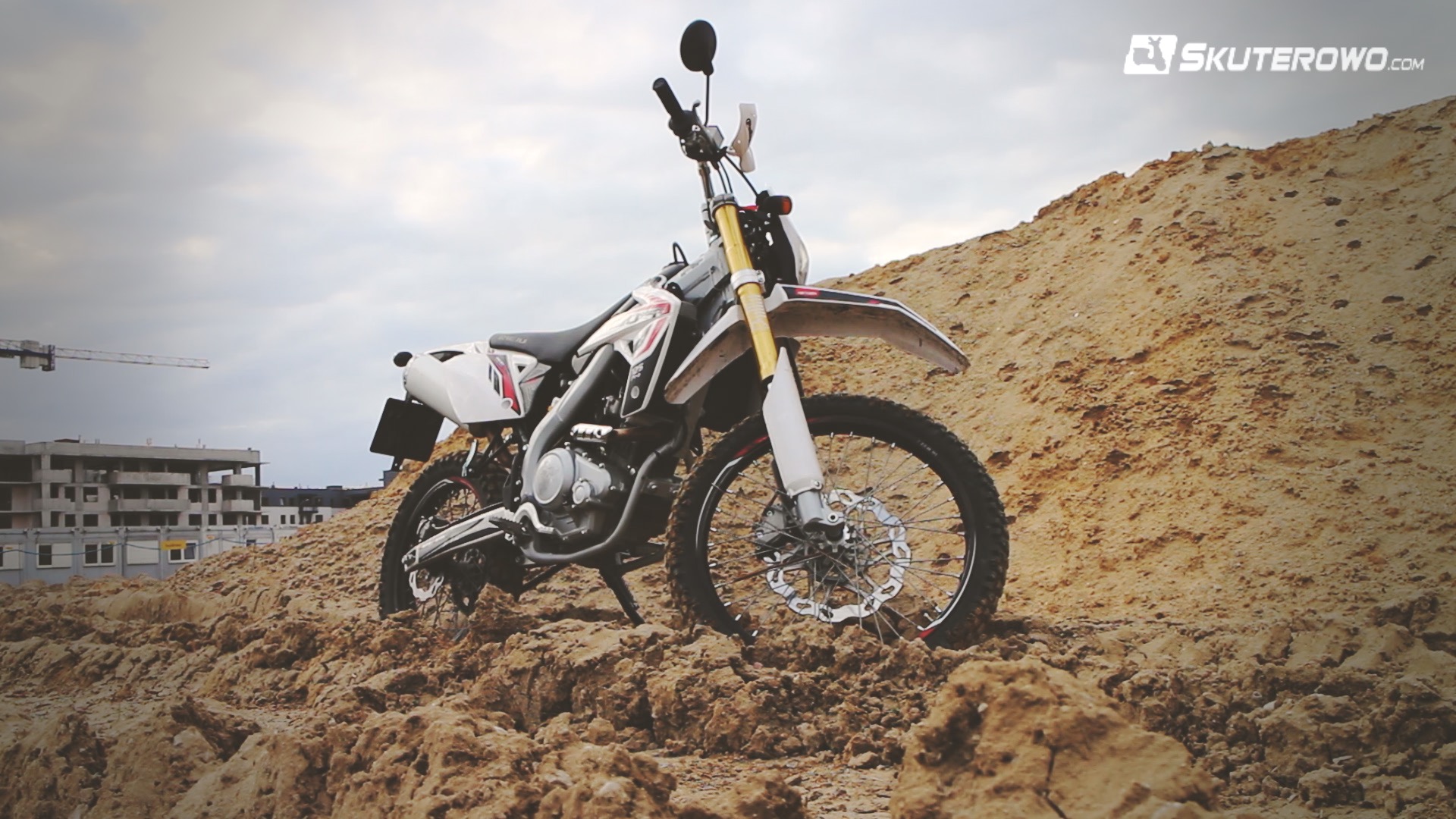 Test Rieju Marathon PRO 125: Pełnoprawne enduro na prawo jazdy B z Hiszpanii