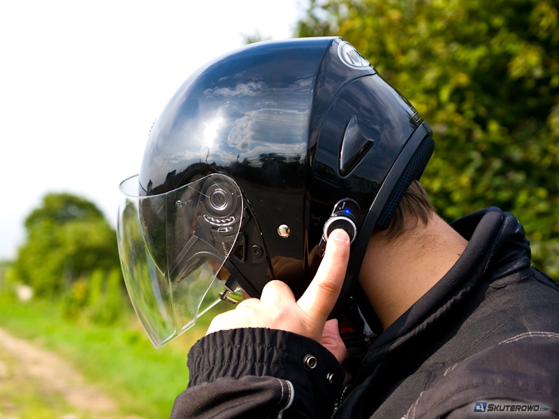 Zakaz używania słuchawek przez kierowców (motocykli) we Francji