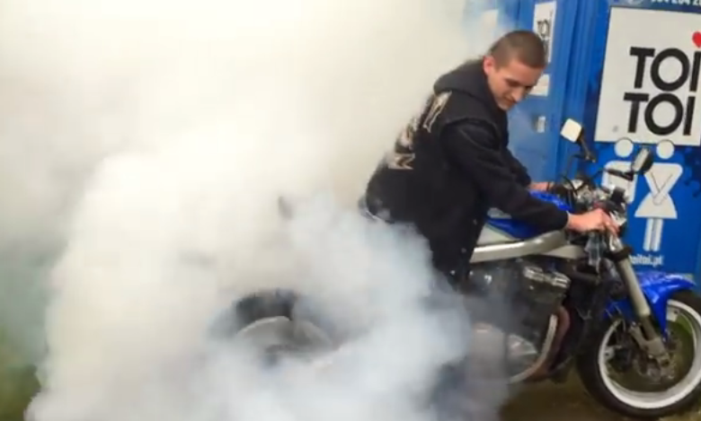 Jak nie palić gumy motocyklem? Czy nie szkoda maszyny?