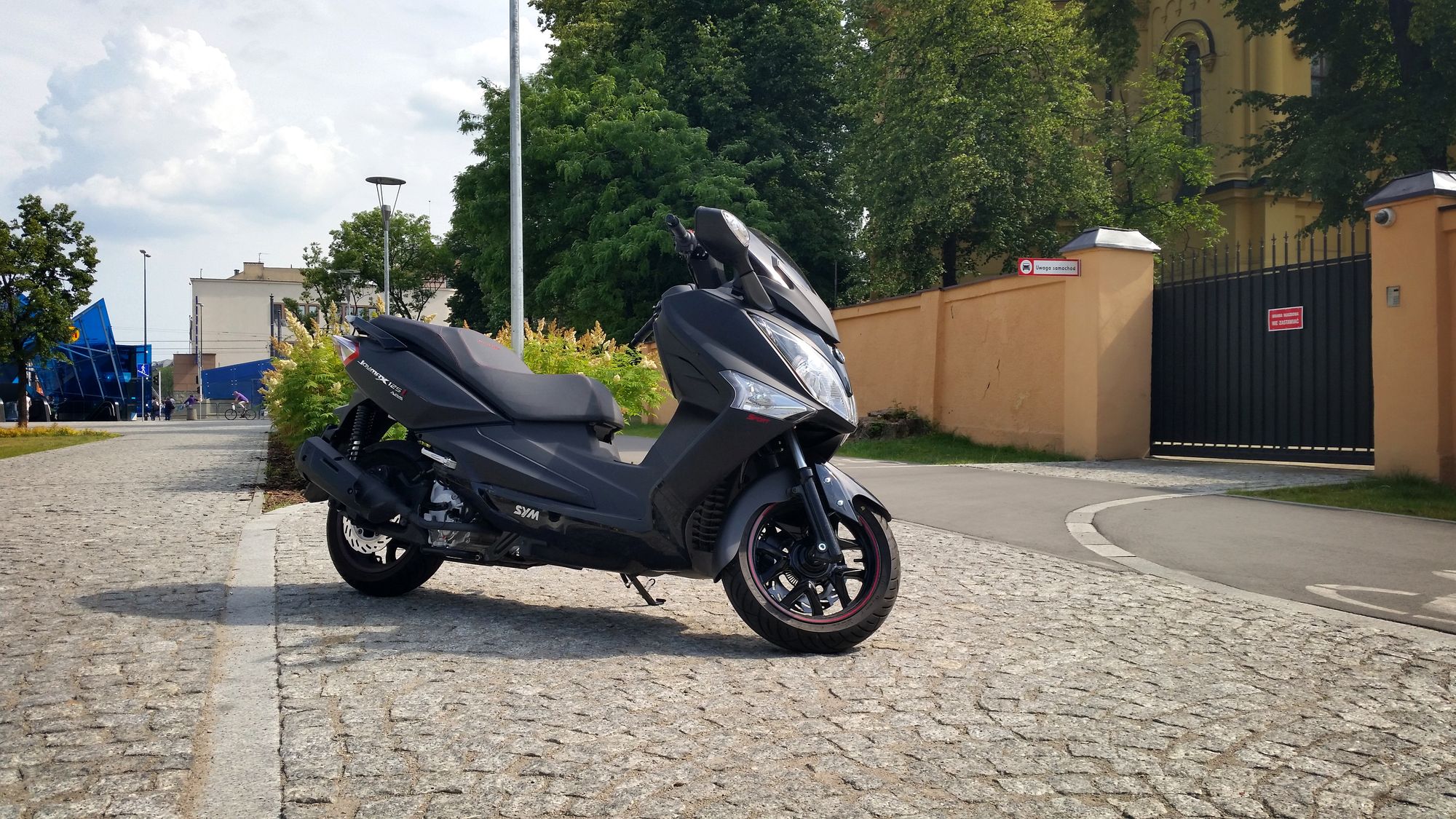 Test Sym Joymax 125 na kat. B – maksymalna radość z jazdy