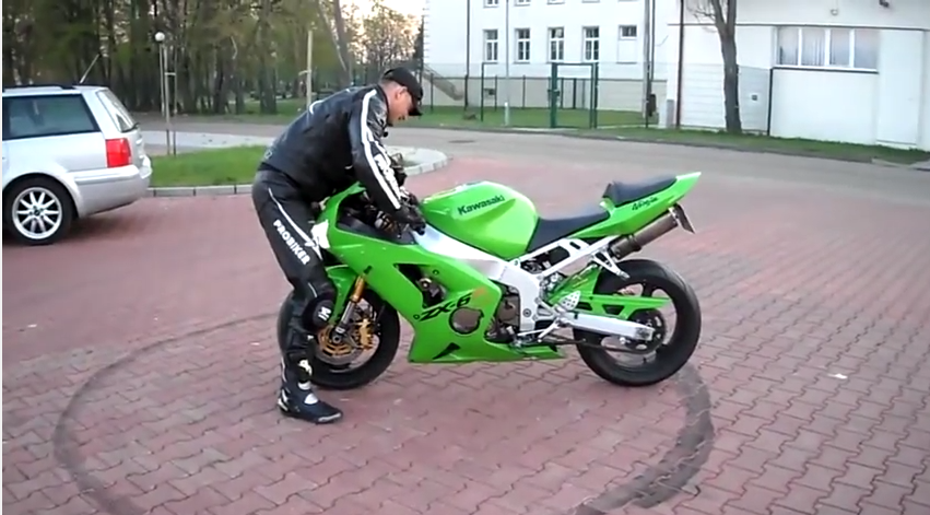 Popisy przed dziewczyną i Kawasaki ZX-6 – jak to się kończy