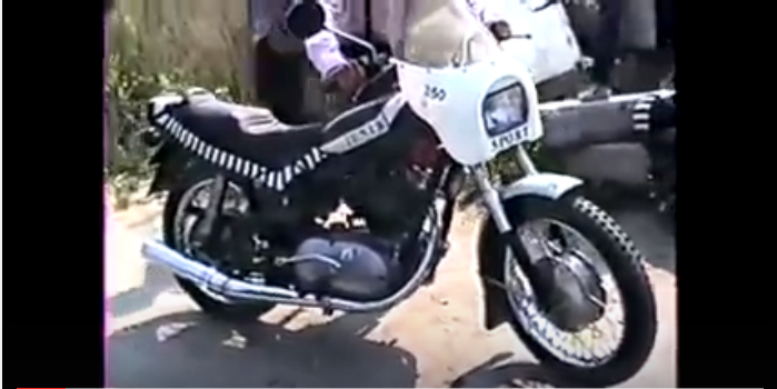 Giełda motocykli w PRL w roku 1987 – zobacz co wtedy sprzedawano