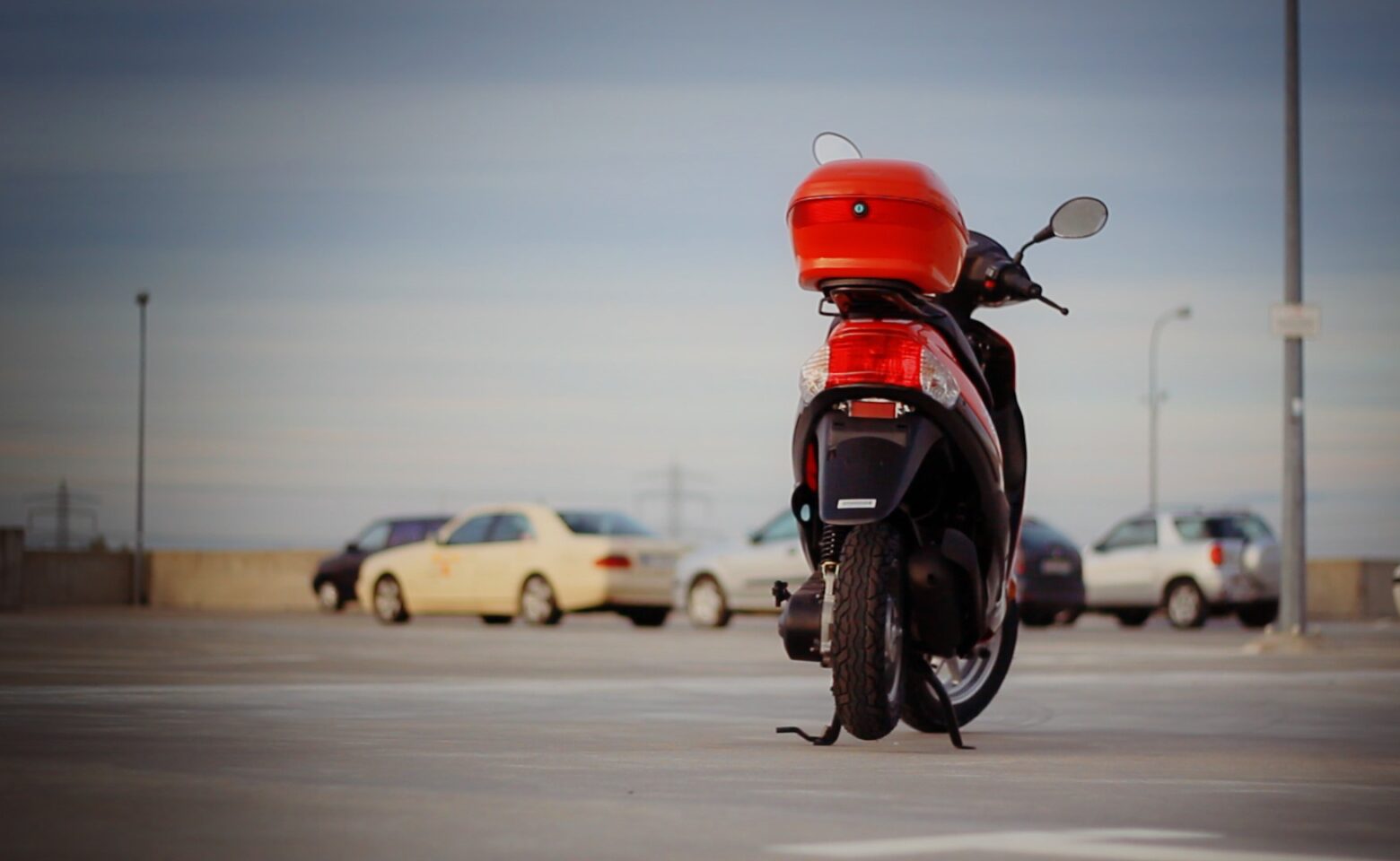 Unia zabija dwusuwowe silniki 50 ccm. Będzie zakaz sprzedaży motorowerów 2T: Moim Śladem #9