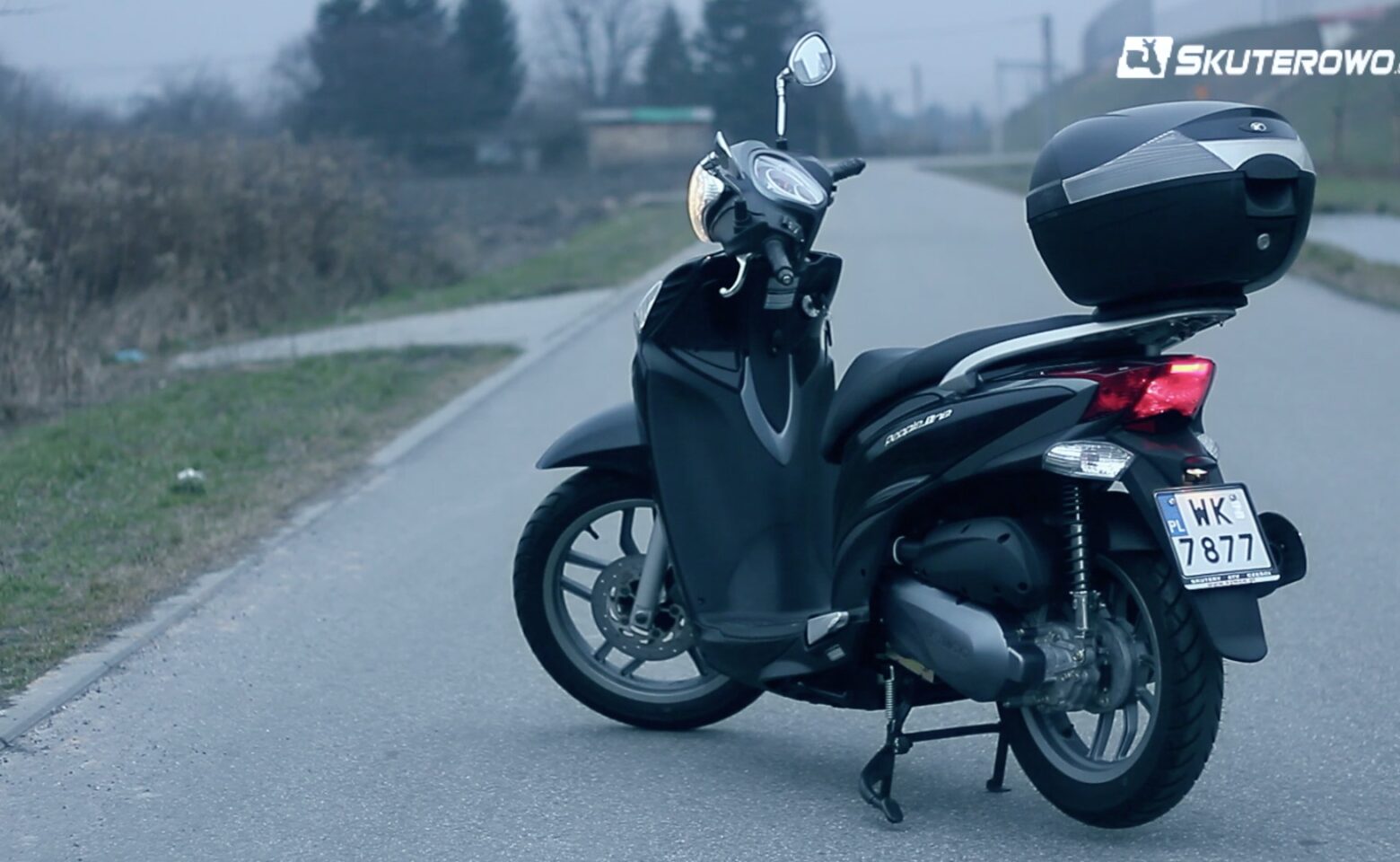 Lepiej zimować swój skuter lub motocykl w swoim garażu czy serwisie?