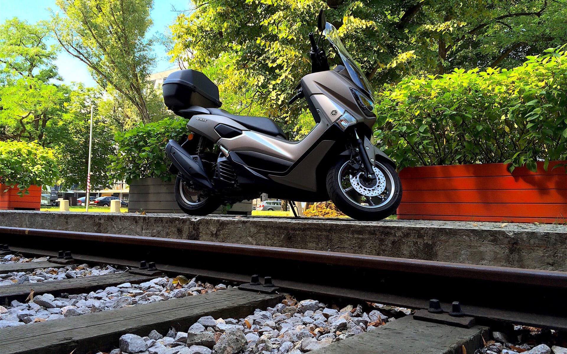 Test Yamaha NMAX 125 #1: Osiągi są doskonałe, a radość z jazdy wielka