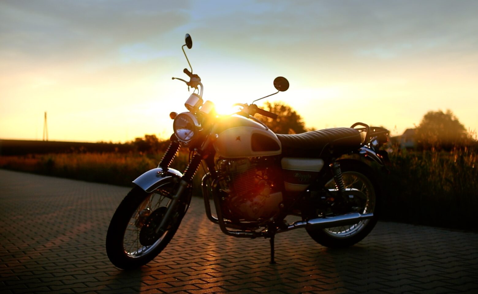 Test Romet Classic 400: Motocykl został przeniesiony w czasie z lat 50