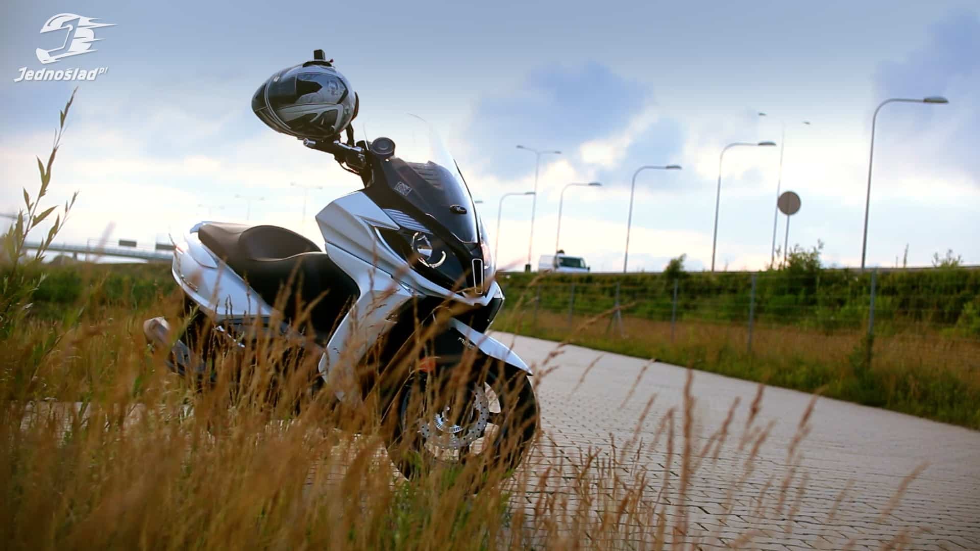 Kymco New Downtown 350i ABS 2016: Wszystko co powinieneś wiedzieć o tym skuterze