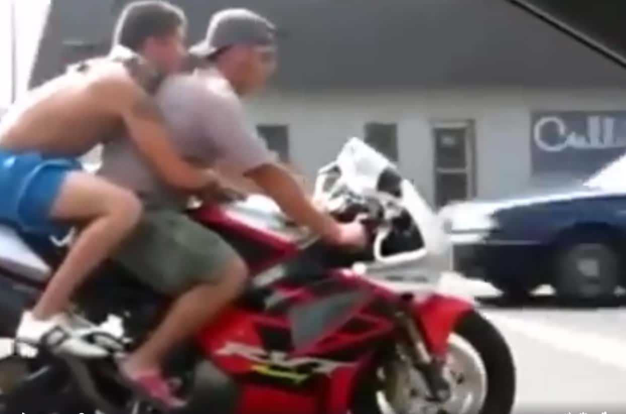 Kombinezon z ludzkiej skóry – najlepszy do wygłupów na motocyklu Honda VTR 1000