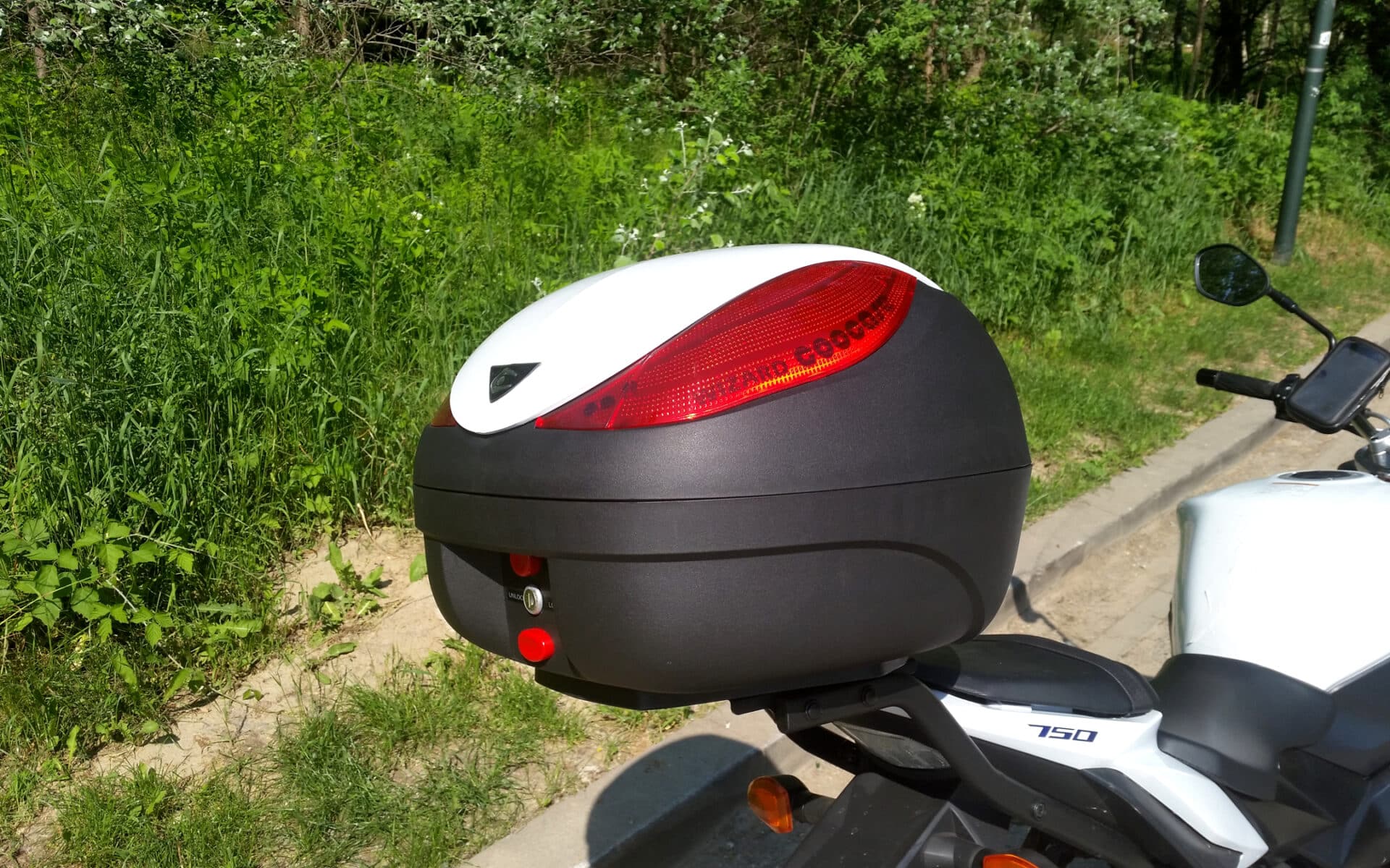 Kufer motocyklowy: Test Moretti Coocase V36 na Suzuki GSR 750