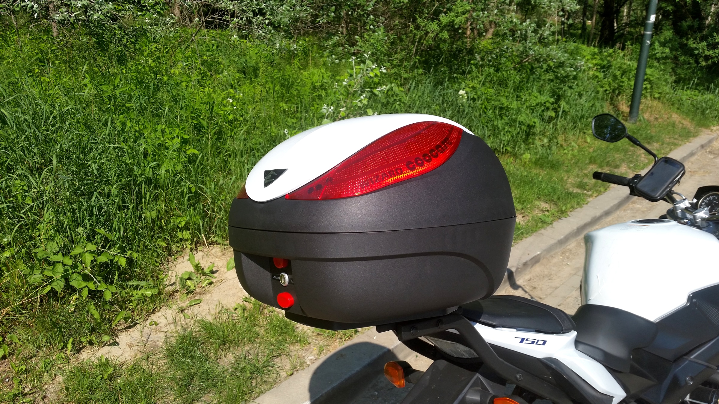 Kufer motocyklowy: Test Moretti Coocase V36 na Suzuki GSR 750