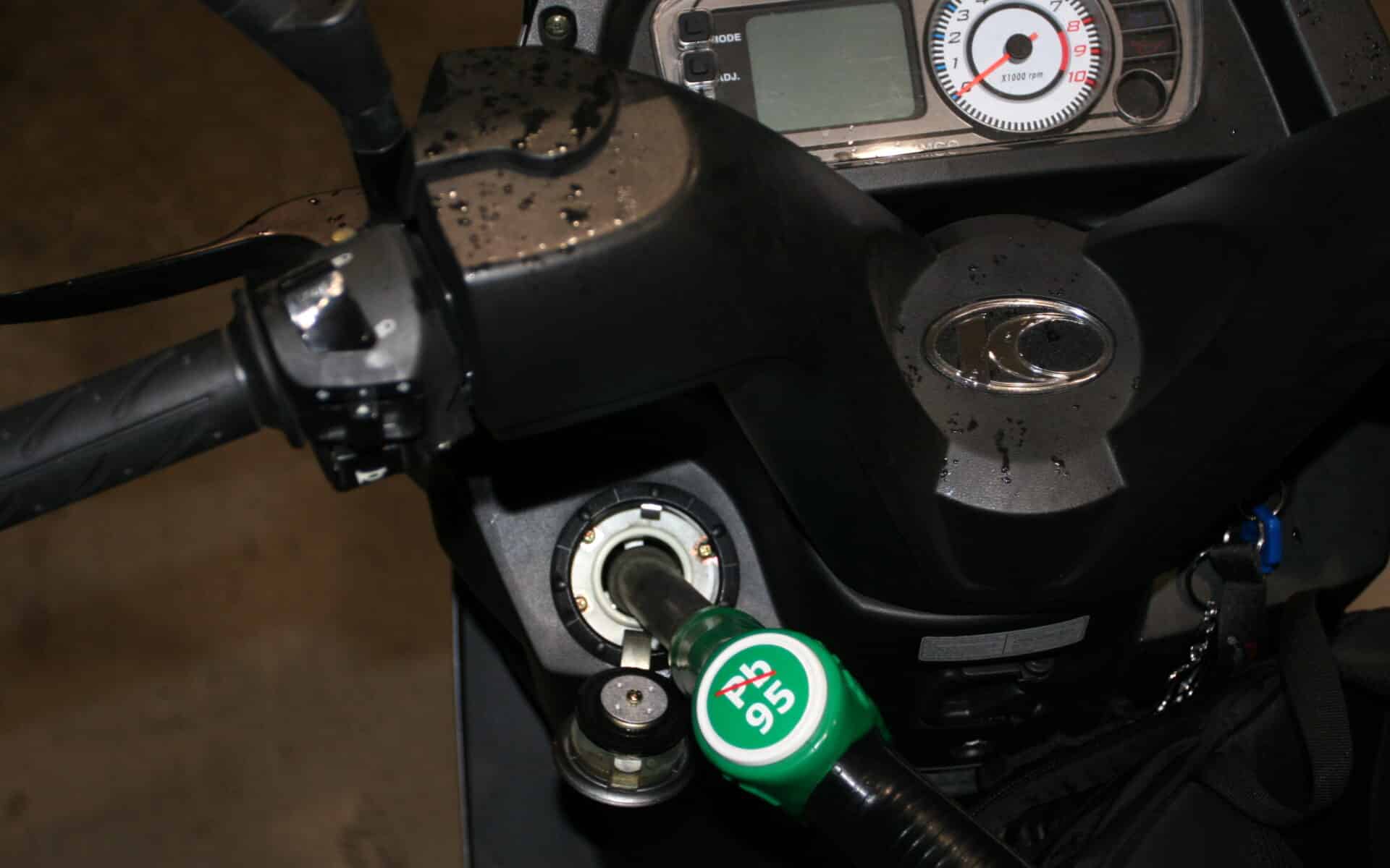 Co lepiej tankować do motocykla 95 czy 98? #1 Mechanik Jednoślad.pl