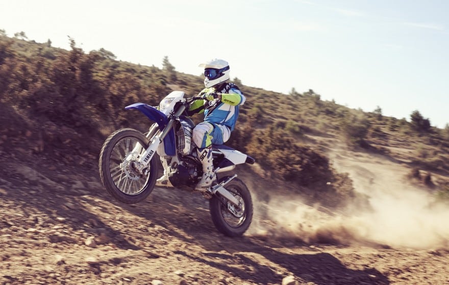 Motocykle enduro: Czy warto sobie kupić motocykl terenowy? Jakie są jego wady i zalety?