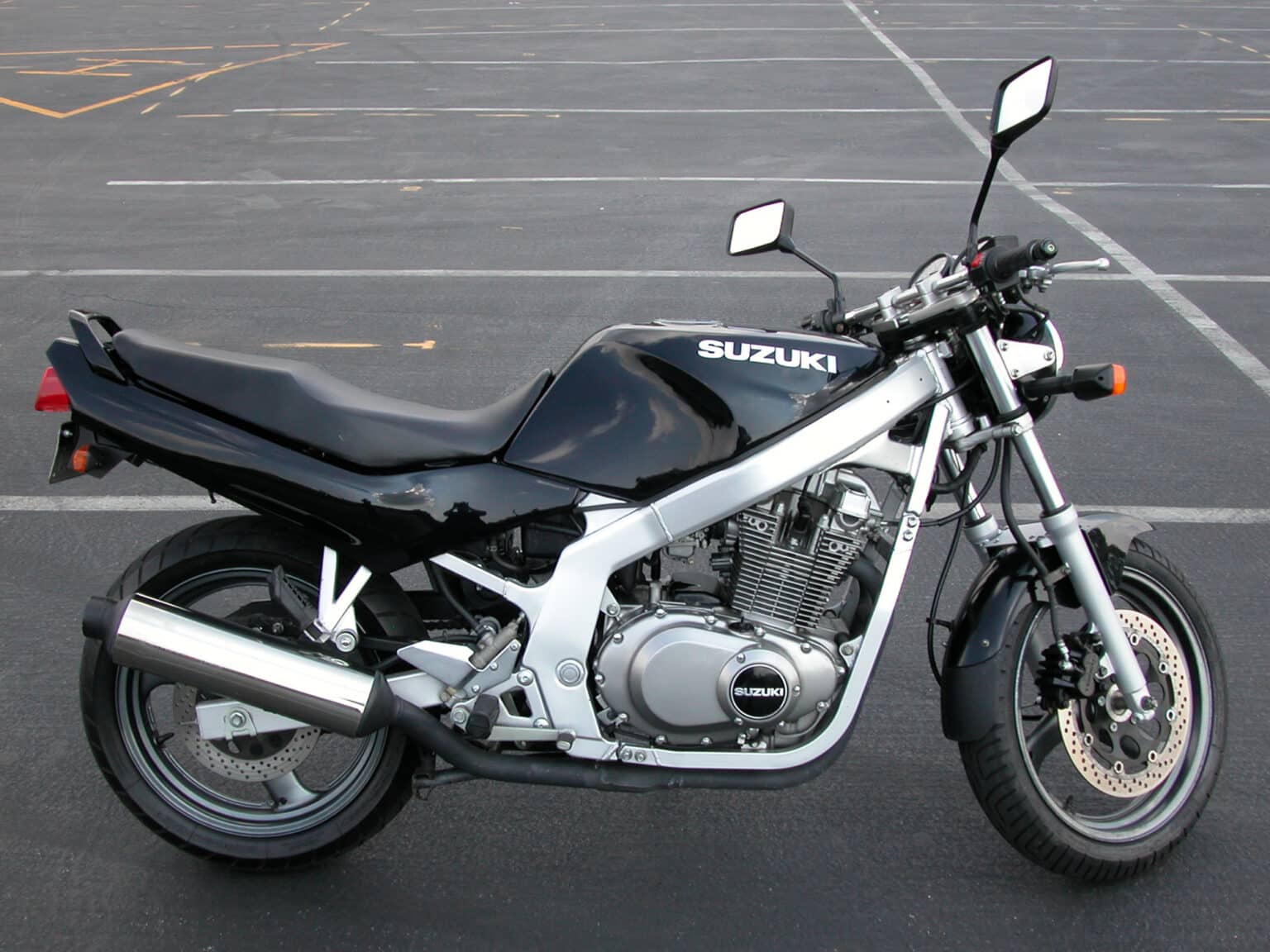 Suzuki GS500 Opis, Cena, Zdjęcia, Dane techniczne