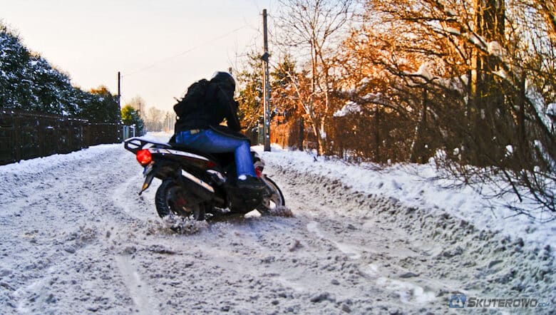 Do kiedy można jeździć na motocyklu i motorowerze? Czy wolno jeździć zimą? #68 Szybcy i Wolni Vlog