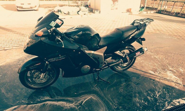Zimowanie motocykla: Jak przezimować motocykl za darmo lub nawet na tym zarobić