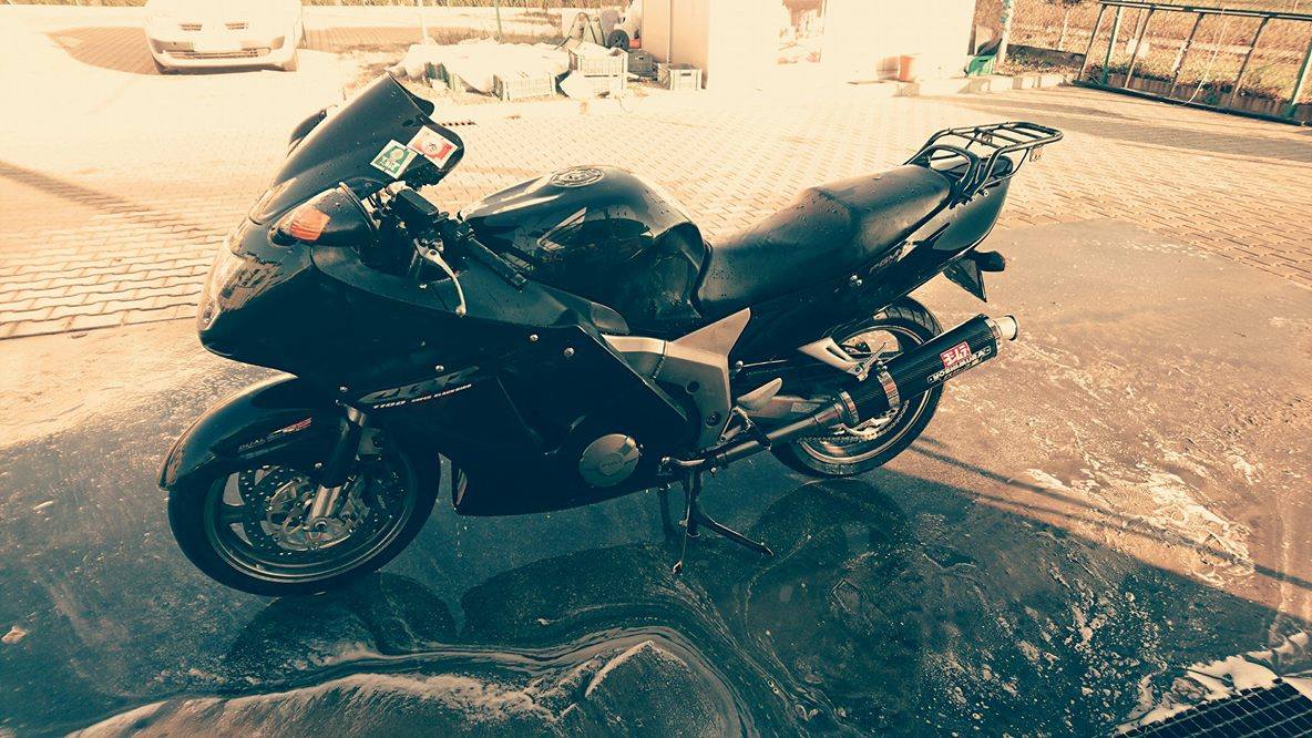 Zimowanie motocykla: Jak przezimować motocykl za darmo lub nawet na tym zarobić