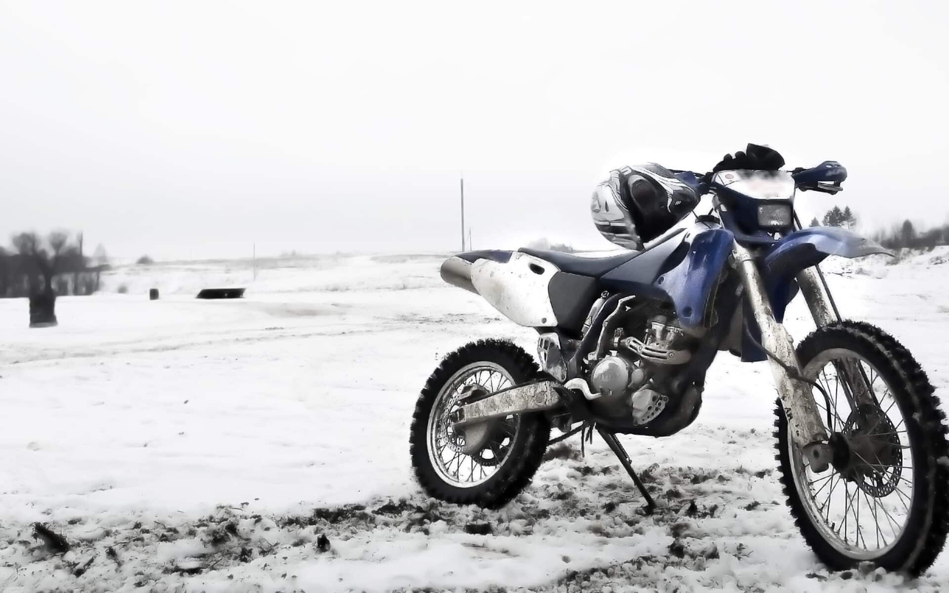 Zimowanie motocykli: Jak przygotować motocykl do zimy?
