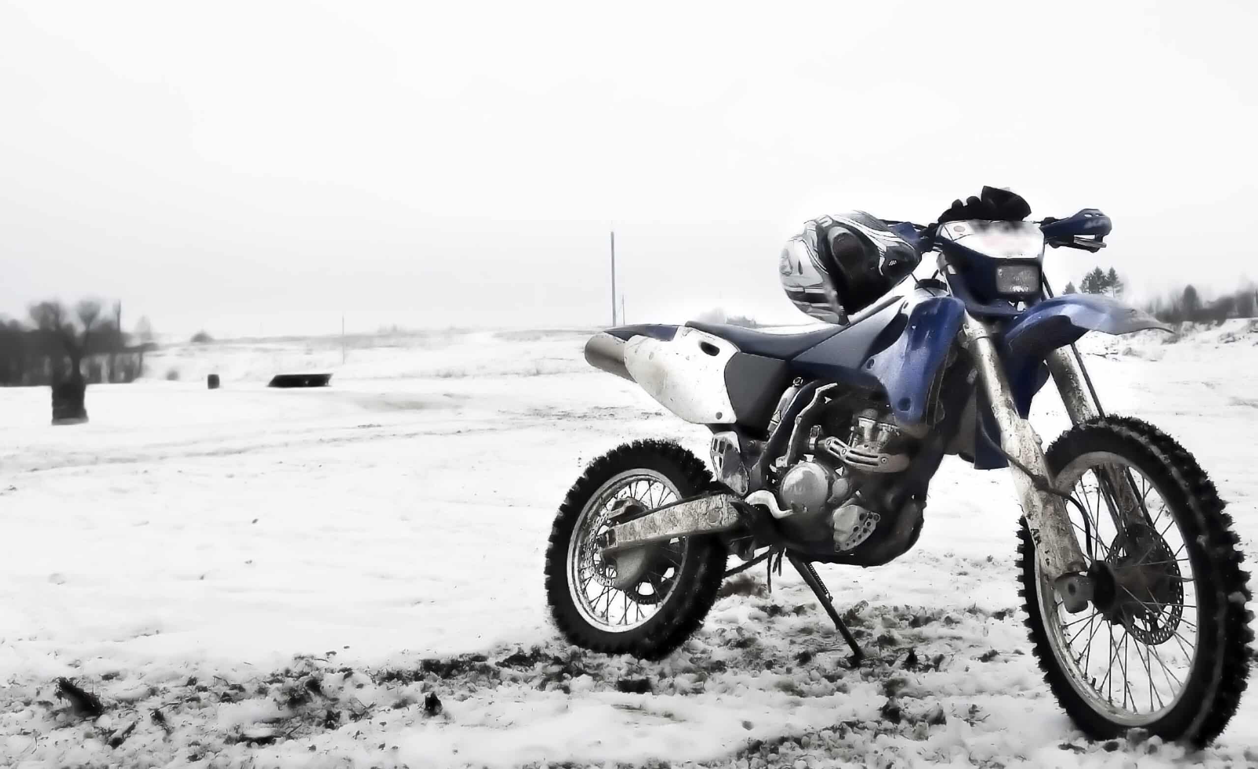 Zimowanie motocykli: Jak przygotować motocykl do zimy?