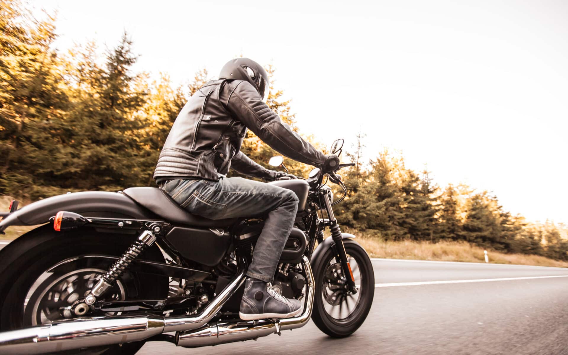 Czy warto zimą kupić nowy motocykl? Ile można otrzymać rabatu na nowe moto?